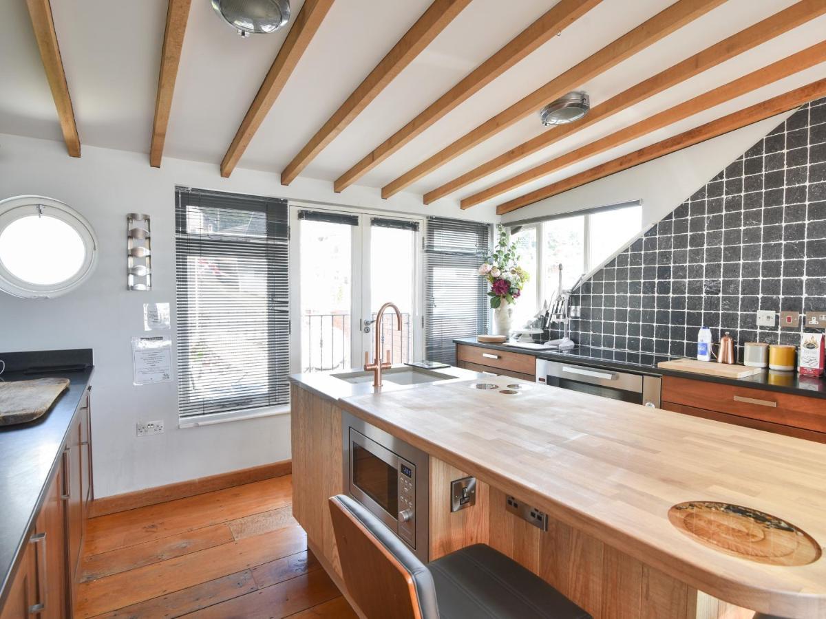 The Lookout Apartment Лайм Риджис Екстериор снимка